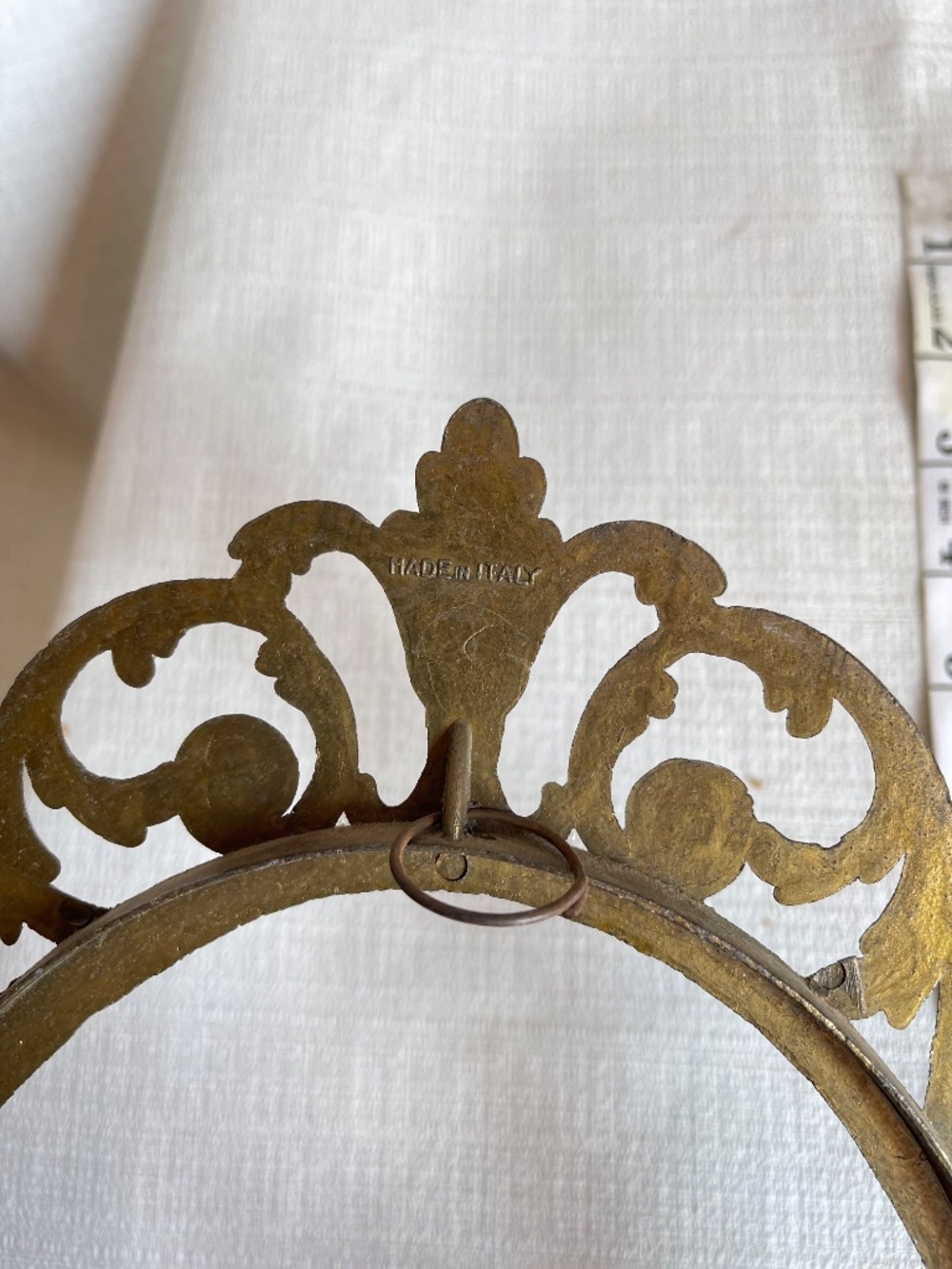 Ornate Oval Metal Wall Frame - Antique Brass - Picture 8 of 15